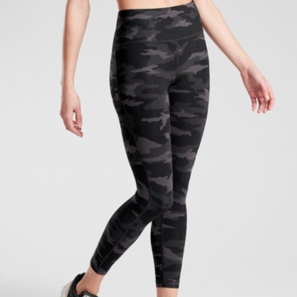 Athleta Pants - NWOT Athleta Black Ultimate Camo Leggings